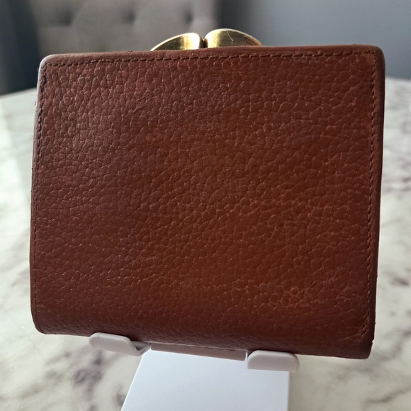 Burberrys wallet with kiss lock coin - Picture 3 of 14